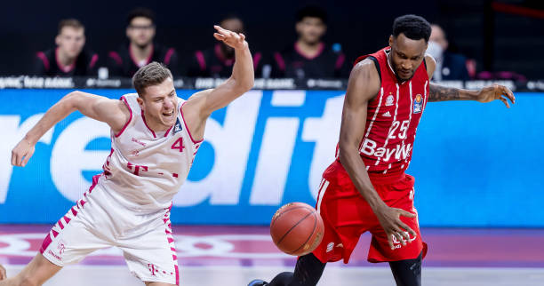 现充满期待 现充满期待